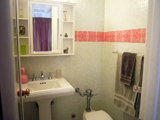 Sold by Barshay Brokerage | media 17