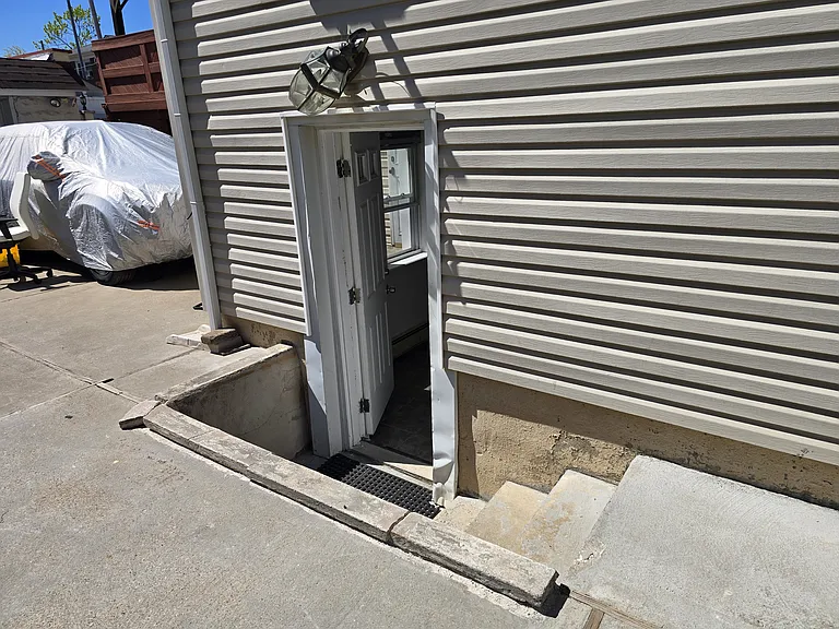 132 Ontario Ave #B — Photo 13