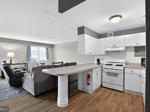 2nd image of 3817 Ventnor Ave APT 304