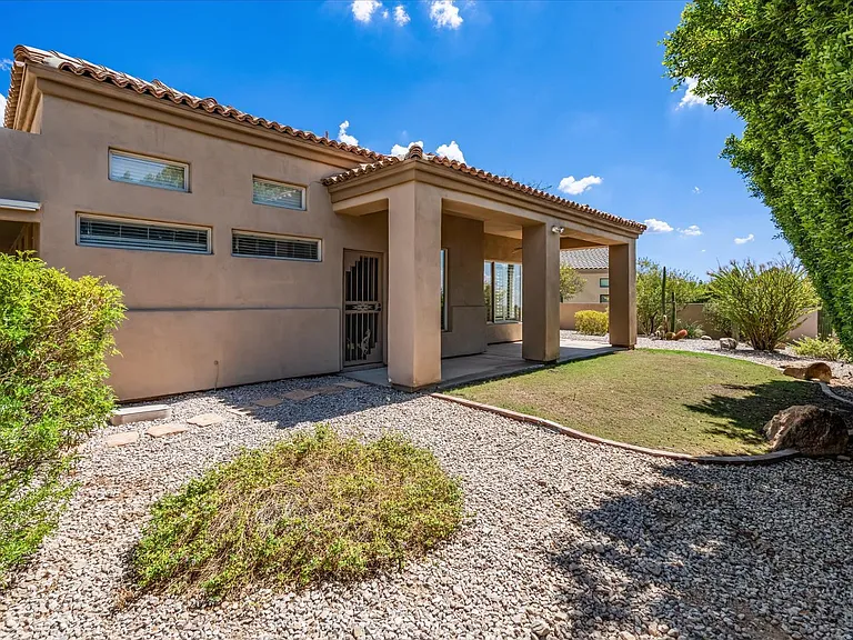 13610 E Laurel Ln — Photo 31
