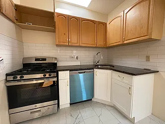 Rented by HOLTON REAL ESTATE INC.