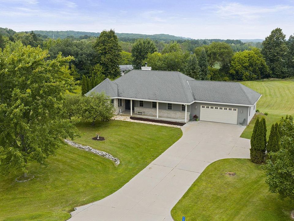 1st image of 7195 Susan DRIVE