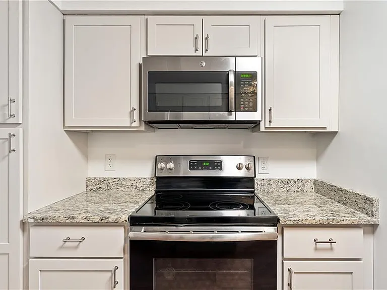 30 Argyle Ave #206 — Photo 16