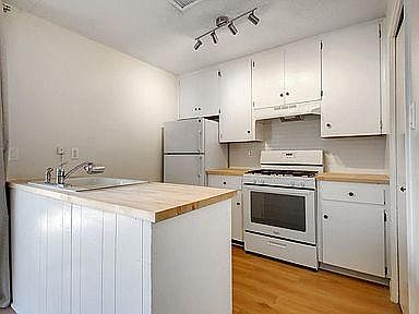 1st image of 5212 Woodrow Ave #2