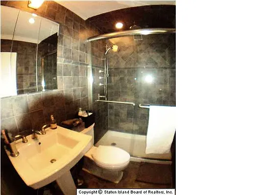 Sold by Home R Us Realty Of NY Inc | media 31