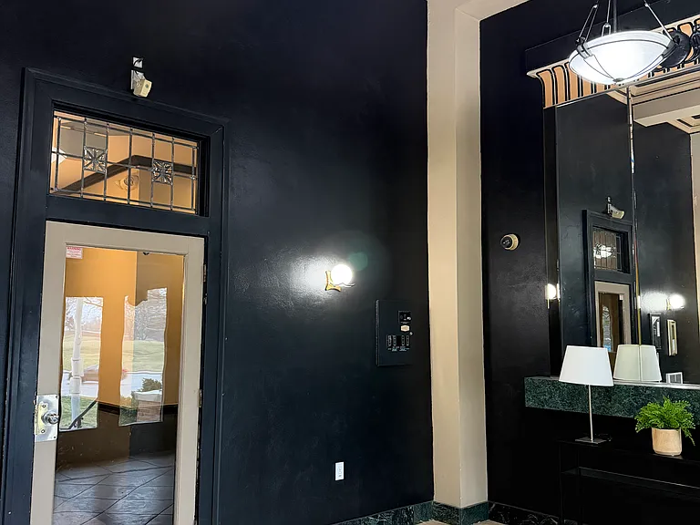 1054 S Kingshighway Blvd #E — Photo 16