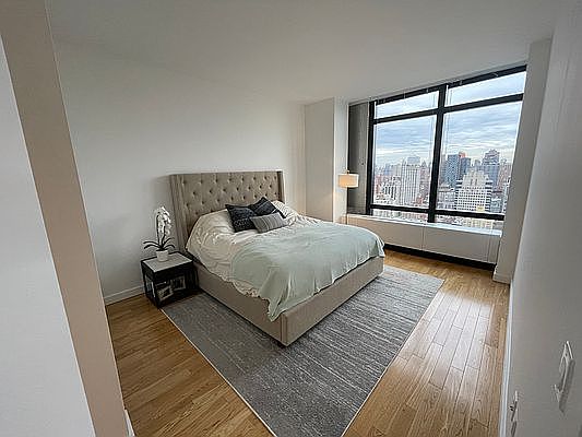 4th image of 1113 York Ave APT 36A
