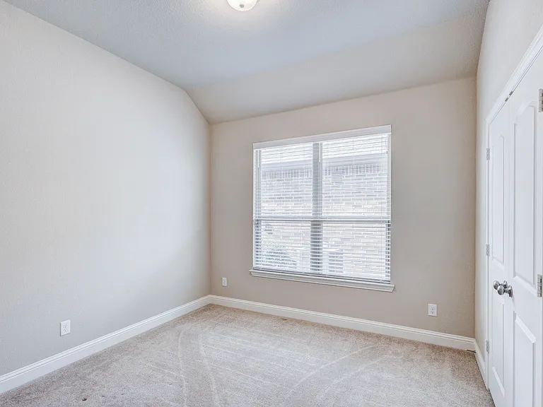 15609 Canyon Rdg — Photo 17