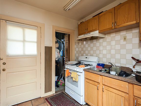 4th image of 6416 N Campbell Ave