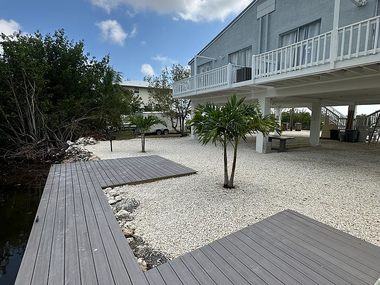 1547 Narcissus Ave #A — Photo 11