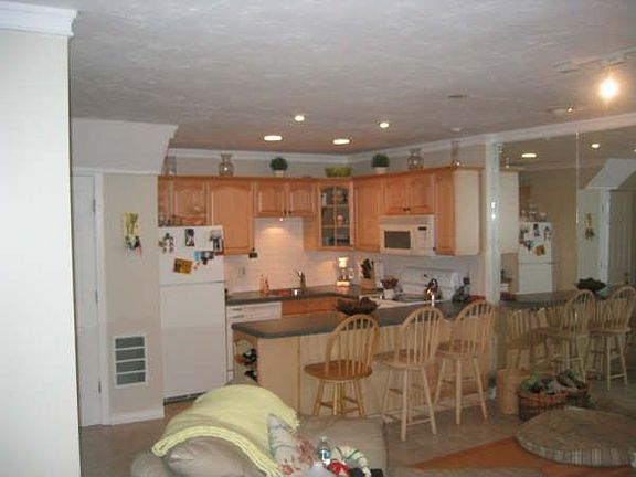 Spacious kitchen area