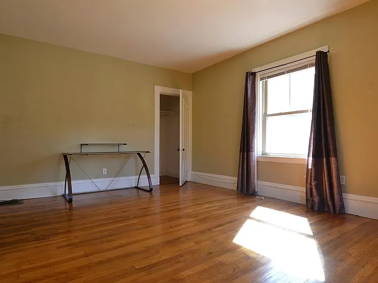 22 Brooks St #22 — Photo 2