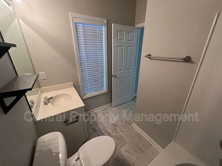 104 Chalet Pl — Photo 11