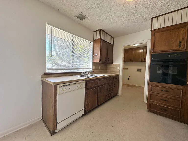216 W Cardinal Ln — Photo 15