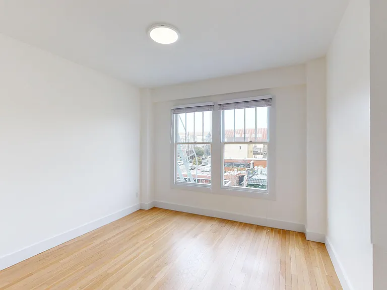 1290 Grove St — Photo 37