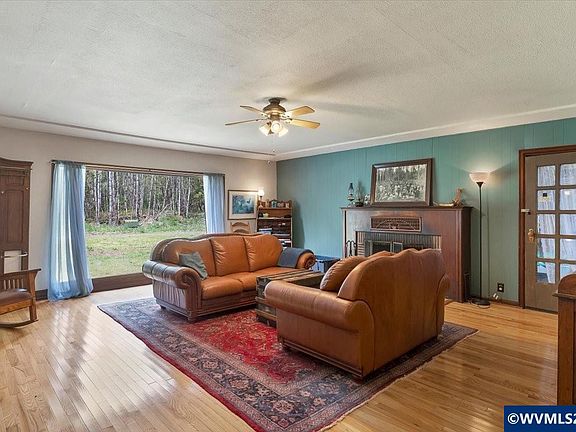 4th image of 162 Riverside Dr SE