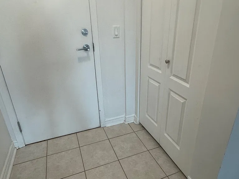 17 Barberry Pl #703 — Photo 3