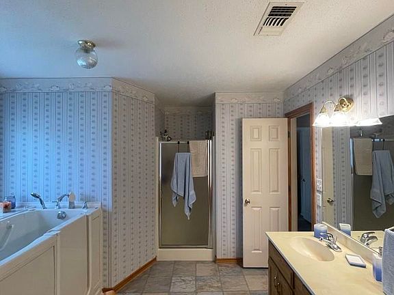 5th image of 5 Dogwood Ln