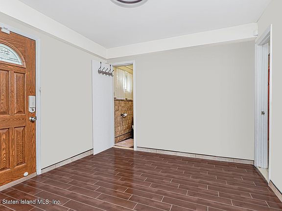 4th image of 58 Darcey Ave