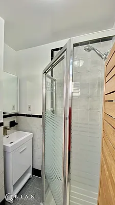 Rented by Kian Realty | media 11