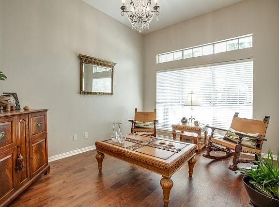 3rd image of 528 Winding Forest Dr