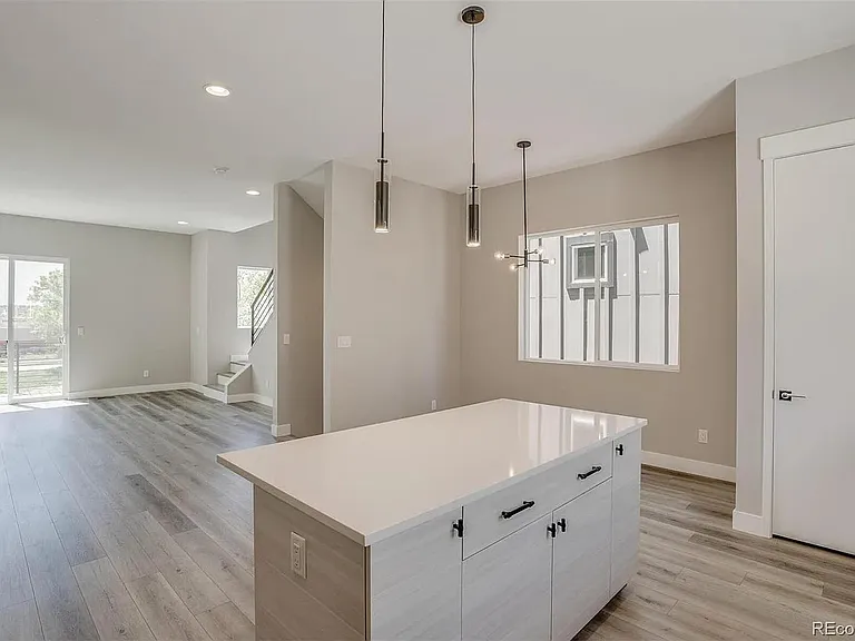 6009 Benton St — Photo 6
