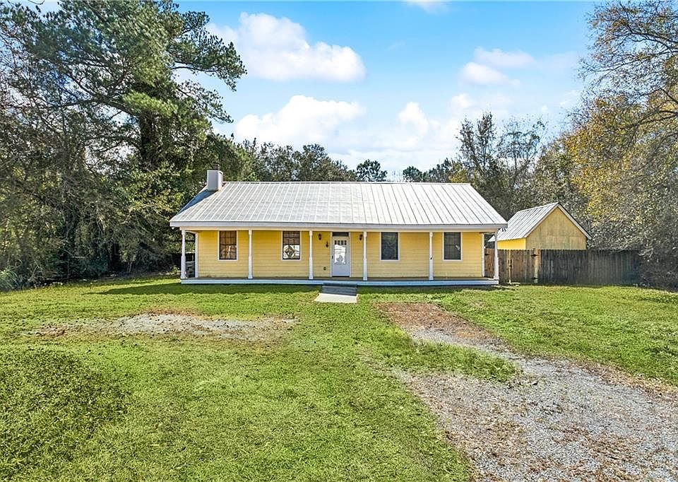 1st image of 102 Emerald St