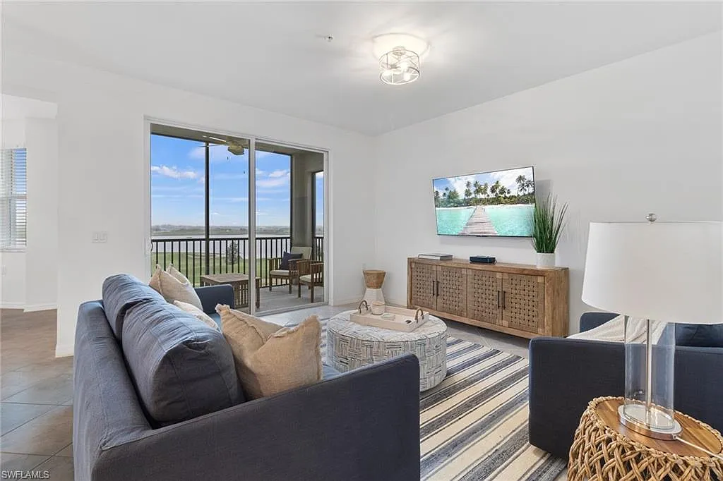 2 bed, 2.0 bath, 1154 sqft, $2,395 — Photo 2