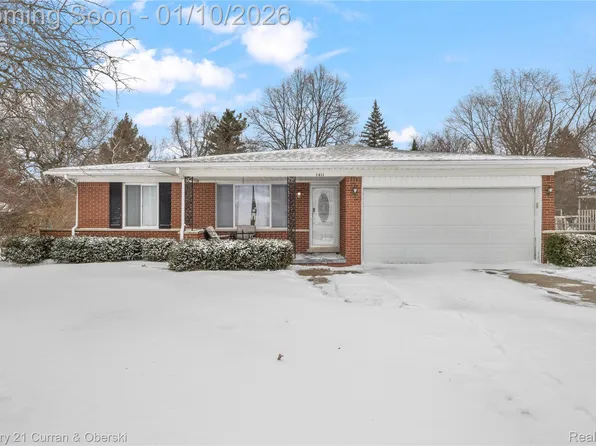 1411 Norfolk Ave, Grand Blanc, MI 48439