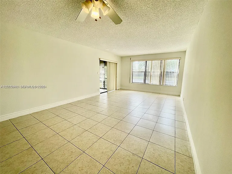 2320 S Cypress Bend Dr #204 — Photo 9