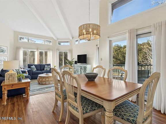 2nd image of 2317 &2319 BOXWOOD Lane