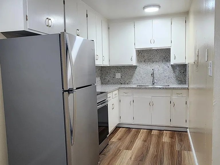 752 Deland Ave #2 — Photo 4