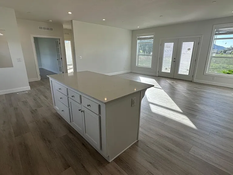 30665 Santa Fe St — Photo 7