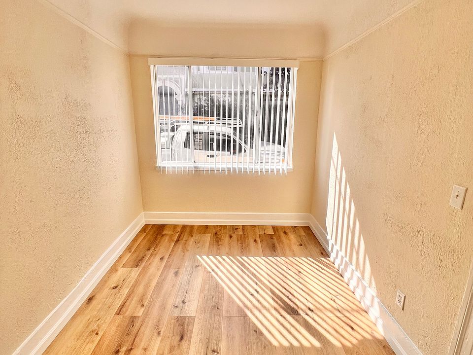 1st image of 77 Woodward St