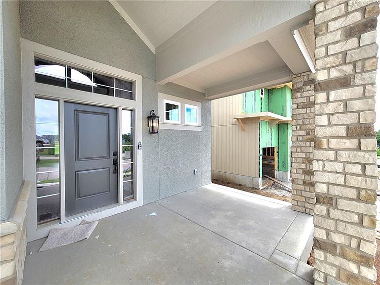 Listing photo 3