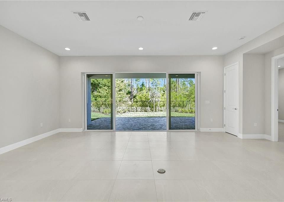 2581 Kingfisher DR, Naples, FL 34112 | Zillow