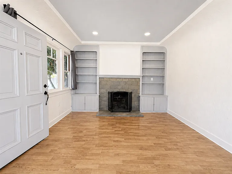 5434 Adams Ave — Photo 3