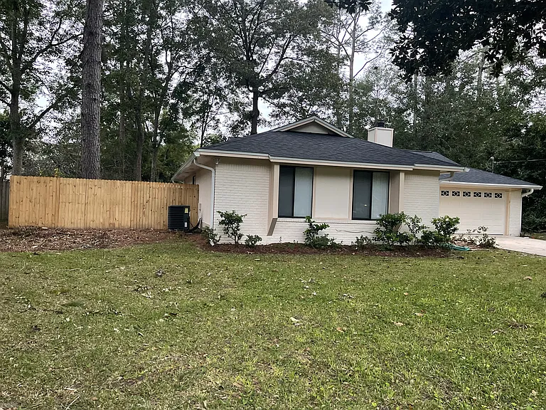 Privacy fence