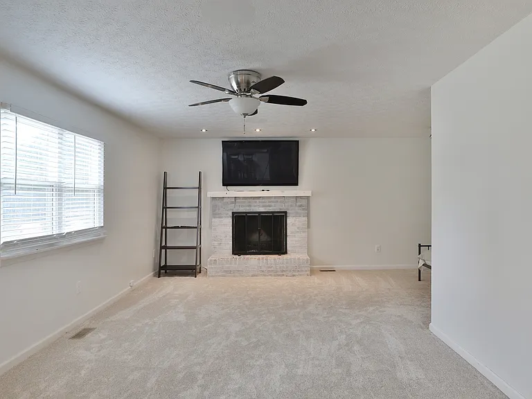 293 Sumption Dr — Photo 13