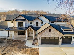 418 Rustic Hills Dr, Morgantown, WV 26508