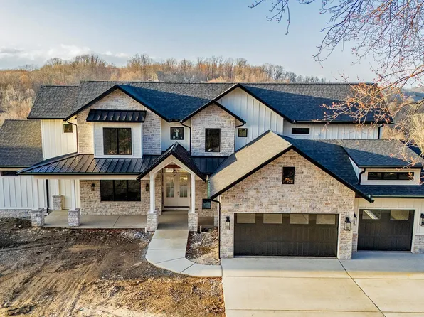 418 Rustic Hills Dr, Morgantown, WV 26508