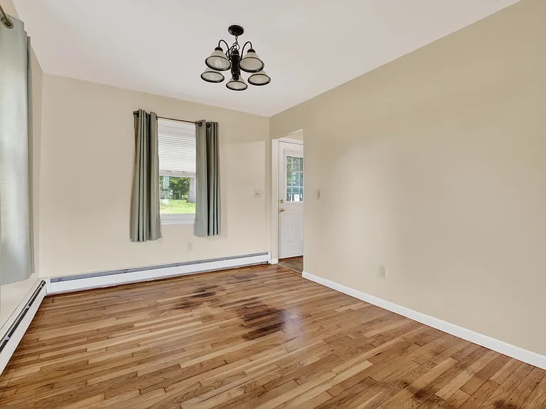 121 Cherry Hill Rd — Photo 9