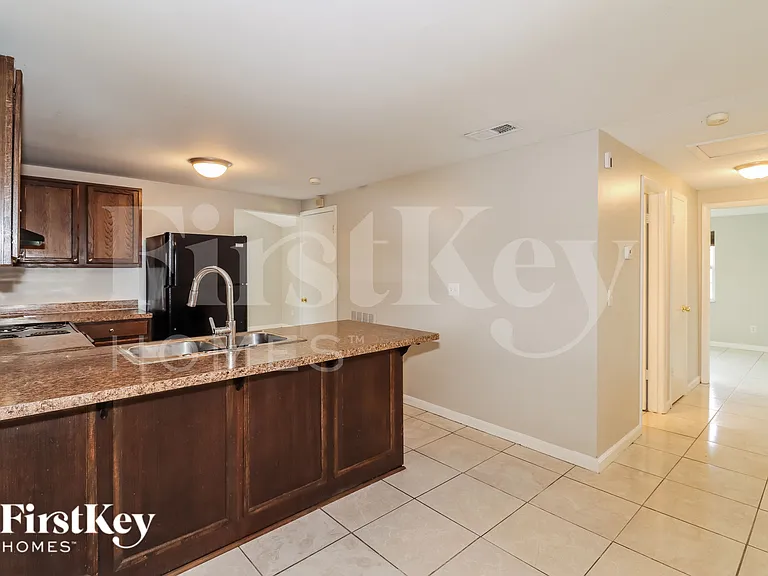 8508 Olympic Ct — Photo 6