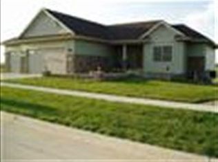 4219 Paddington Dr, Cedar Falls, IA 50613