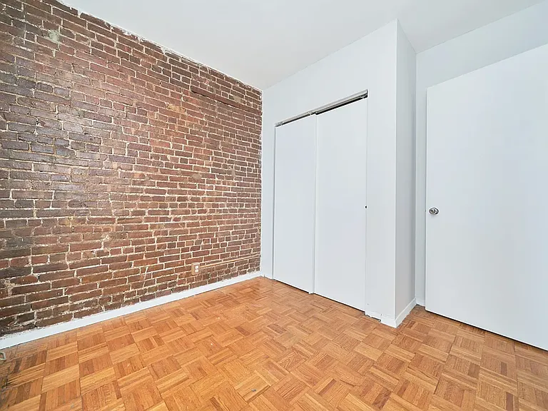 333 W 43rd St #4C — Photo 5