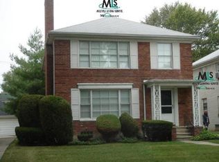 744 Harcourt Rd, Grosse Pointe, MI 48230