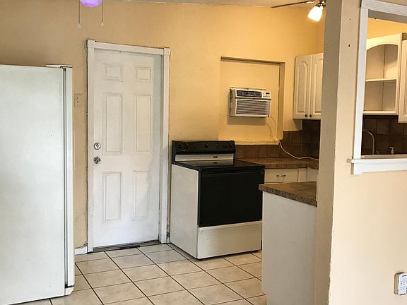 4th image of 11661 Dahlia Dr