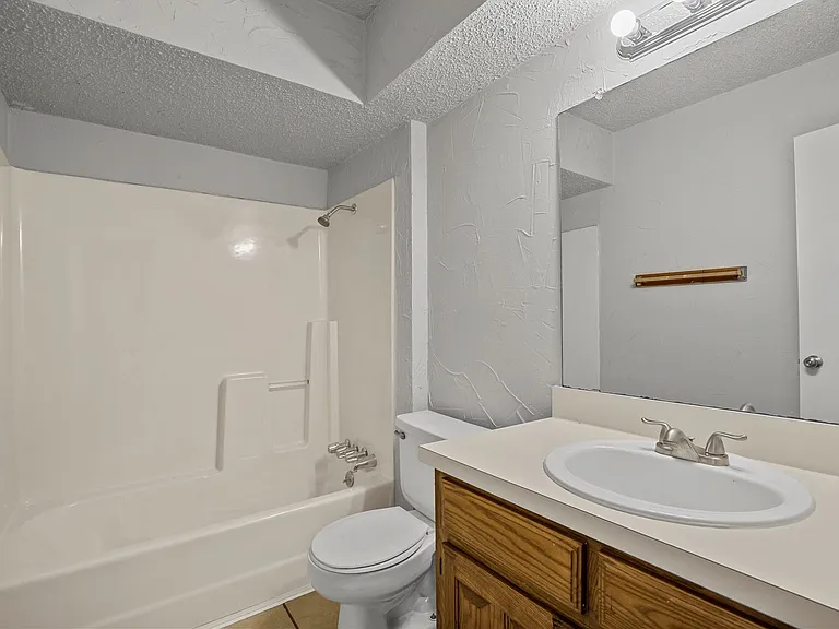 135 Prairie Creek Cir — Photo 12