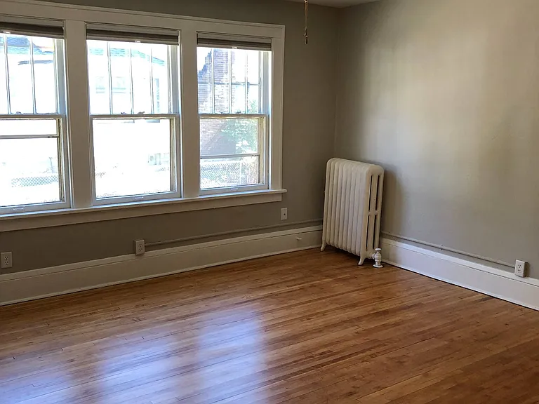 Ashland & Laurel Apartments — Photo 24