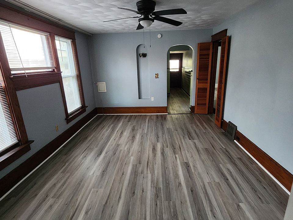 1st image of 711-713 W 21st St #1